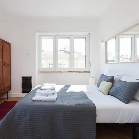 Apartman Feels Like Gulbenkian Spacious Flat With Balcony *