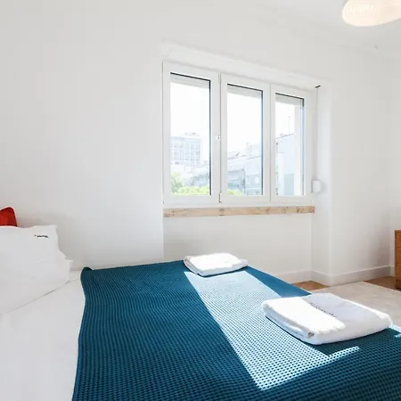 Apartman Feels Like Gulbenkian Spacious Flat With Balcony